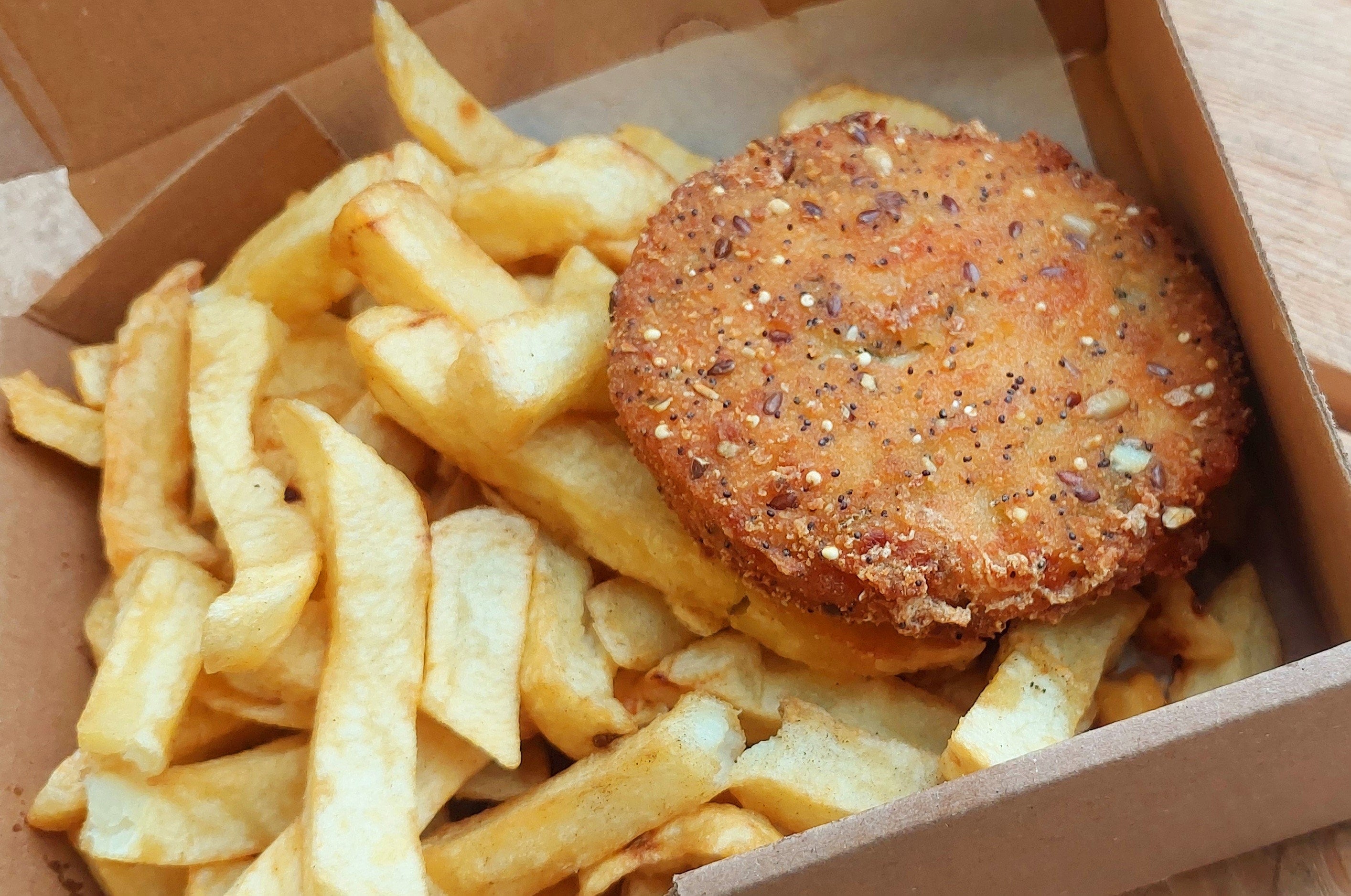 Luxury Haddock, Mozzarella & Spring Onion Fishcake & Chips | Long John